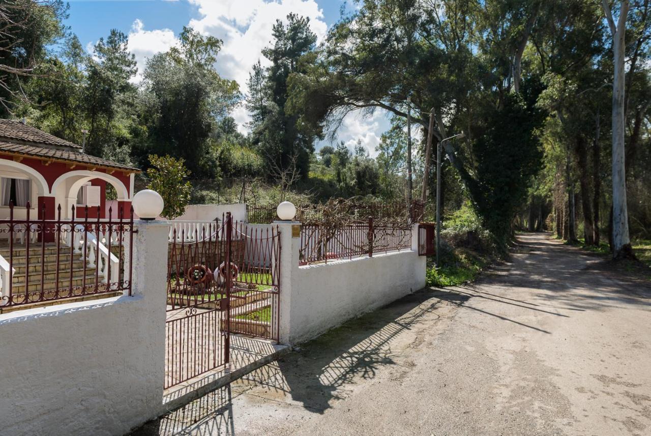 Merlyn Rooms Into The Nature, 100M From The Beach Dafnila Екстер'єр фото
